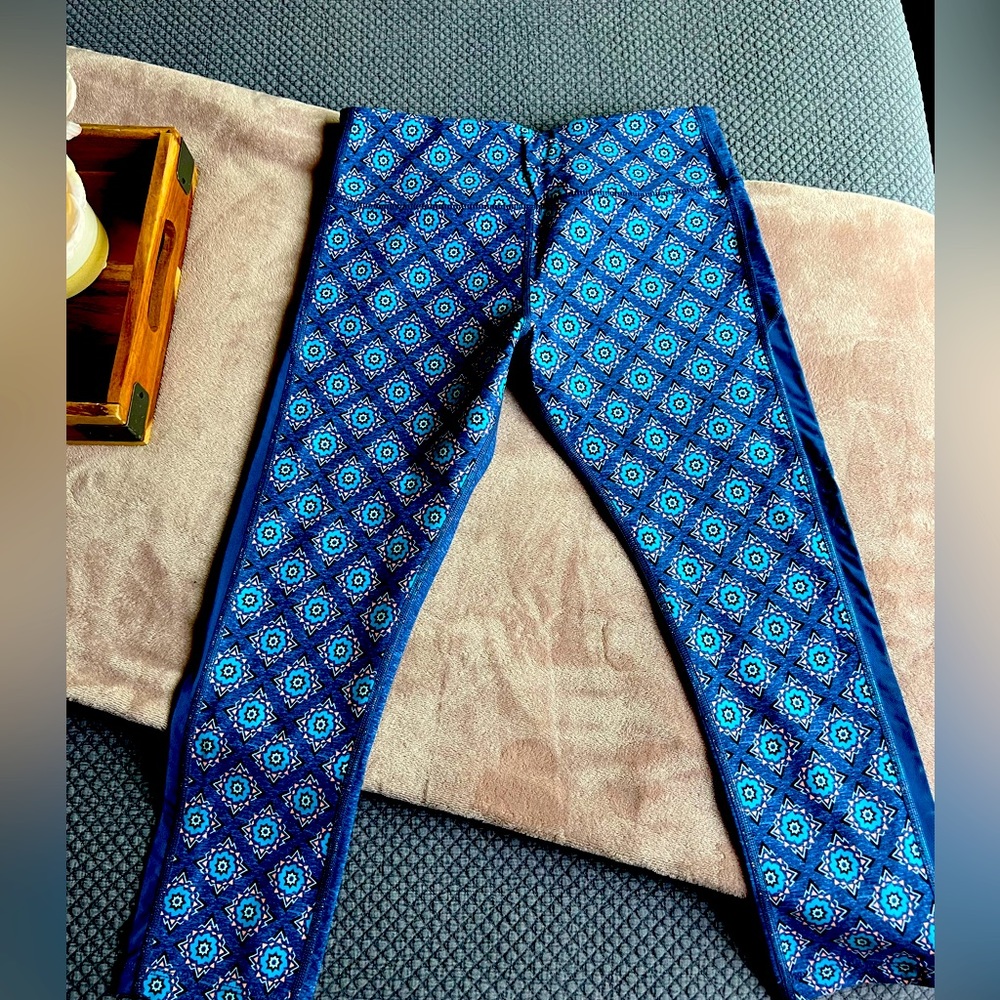 Lorna Jane capri size s
